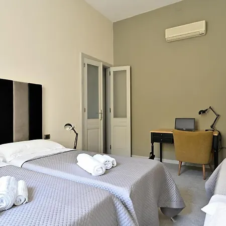 Apartment In Donizetti Numero 5 *