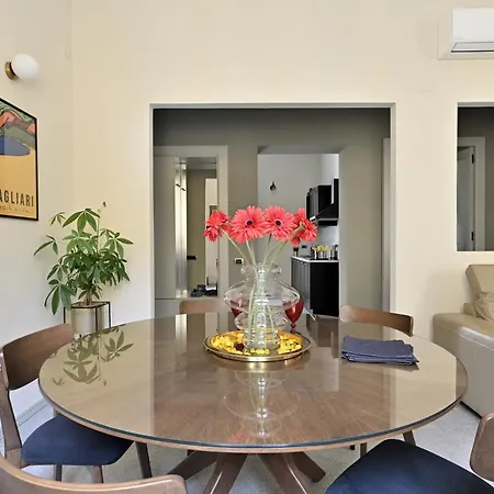 Apartment In Donizetti Numero 5 *